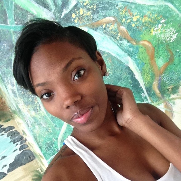 Meet your Posher, Anthonette - Picture 2 of 2