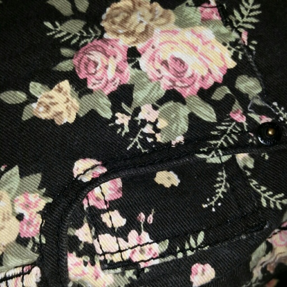 Flower jeans - Picture 3 of 3