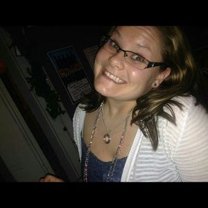 Meet your Posher, Holly