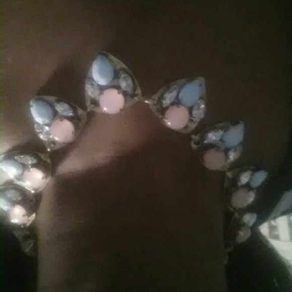 Necklace - Picture 2 of 3