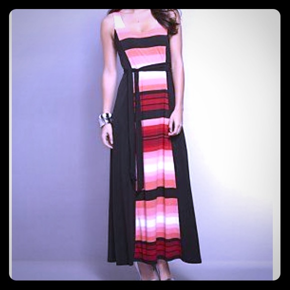 Stripped Sleeveless Maxi Dress 💋