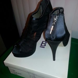 Flash sale- bakers peep toe sheer sexy boogie sz 8