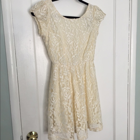 Forever 21 Rosette Lace Dress - Picture 1 of 4
