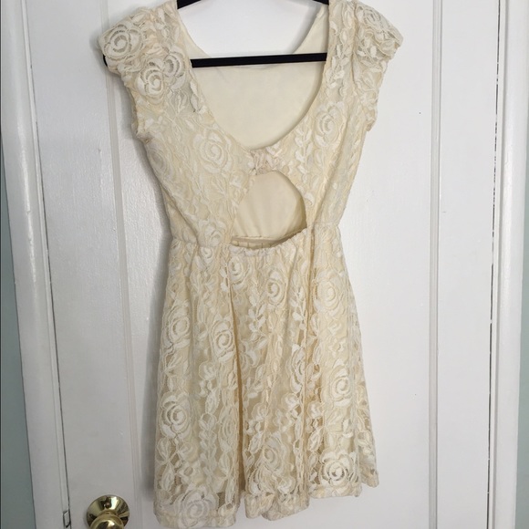 Forever 21 Rosette Lace Dress - Picture 2 of 4