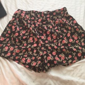 Floral print flowy shorts