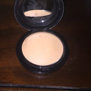 M.A.C. Mineralize Skinfinish in Medium Tan
