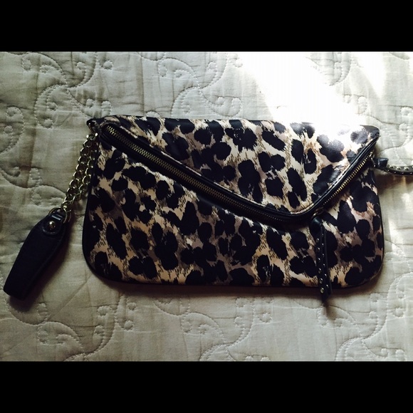 Leopard Clutch