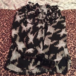 Ruffled long sleeve sulk top