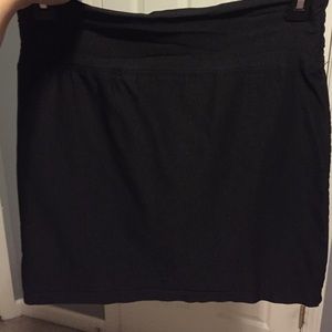 Short black skirt.