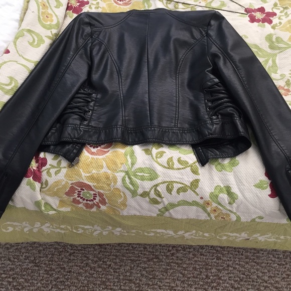 SOLD::black leather jacket - Picture 4 of 4