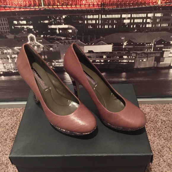 BCBG shoes