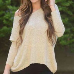 Loose Fashion Sweater in BLACK
