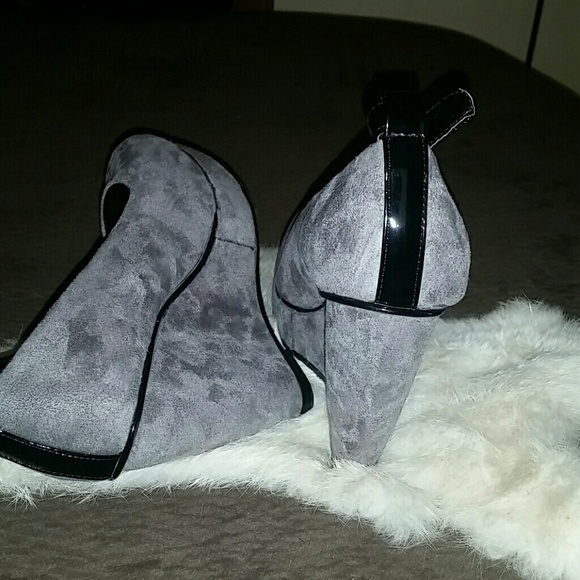 New grey black platform shoe - Picture 3 of 4
