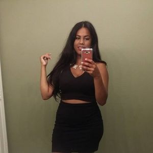 Meet your Posher, Elizabeth