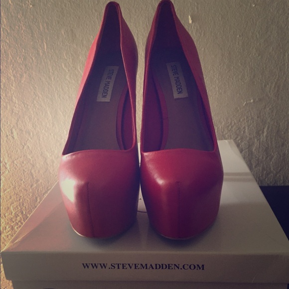 Déjà Vu Red Leather