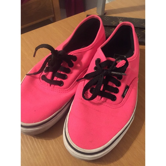 ✨Like New✨ Hot Pink Black Lace Vans