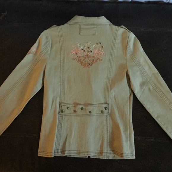 8-Wonder Jacket - Picture 2 of 2