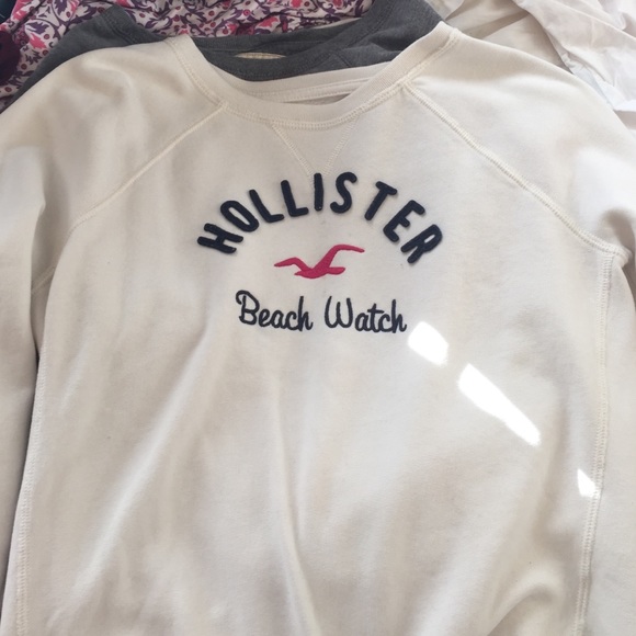 Hollister crew neck! White! Rare!!