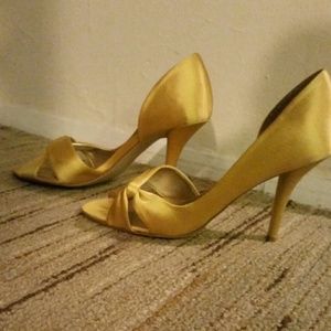 Nine West canary yellow heels