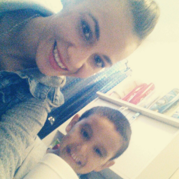 Meet your Posher, Nikki - Picture 2 of 2