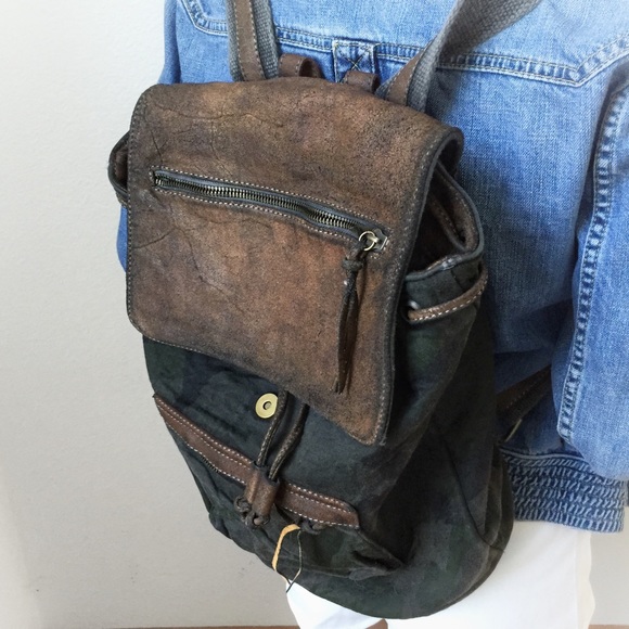 SOLD. Genuine leather camouflage backpack - Picture 2 of 4