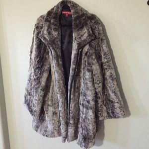 Women's plus size luxurious faux fur coat