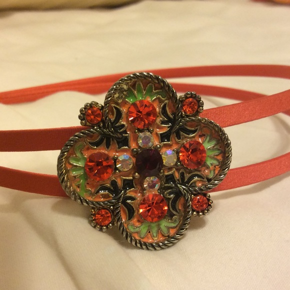 Saks  off 5th headband - Picture 2 of 3