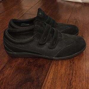 Black walking shoes