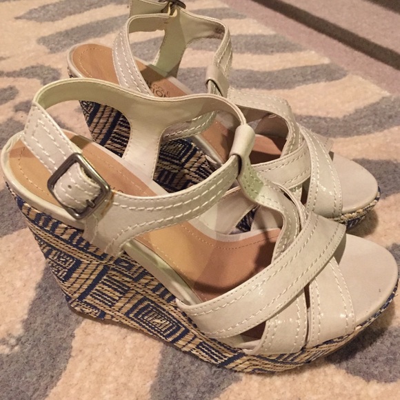 Kenneth Cole wedges