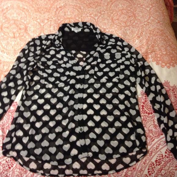 Express black and white heart shear shirt