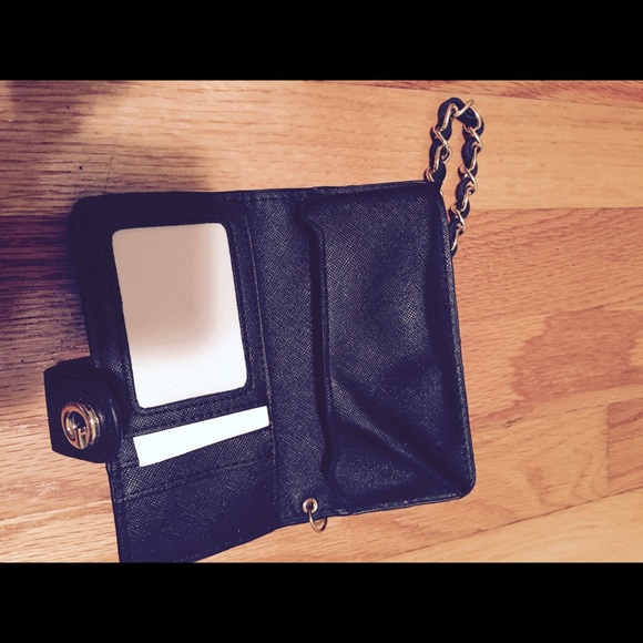 Guess phone/card case - Picture 2 of 2
