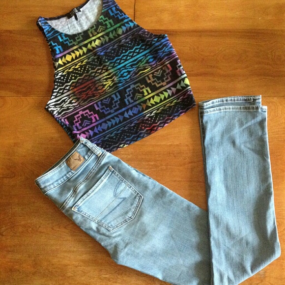 Nollie Crop top - Picture 2 of 3