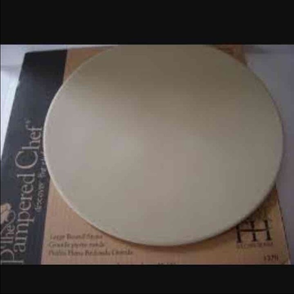 NEW pampered chef round stone