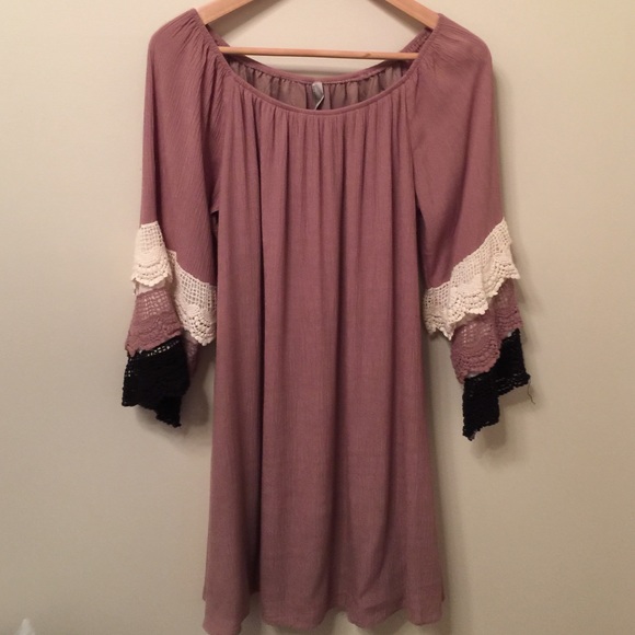 Bell sleeve ruffled Tunic Dress - Picture 3 of 3