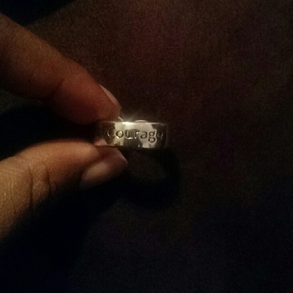 Ring - Picture 3 of 4