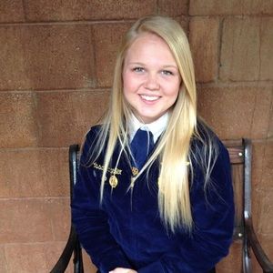 Meet your Posher, Karissa