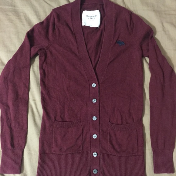 🚫SOLD ON MERC🚫Abercrombie Cardigan Sweater
