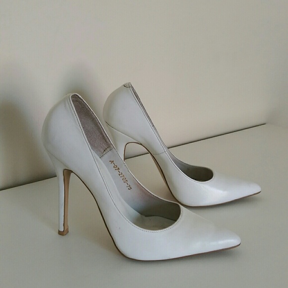 White Leather Stiletto Pumps