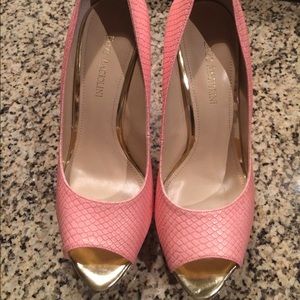 Enzo Angiolini platform pump