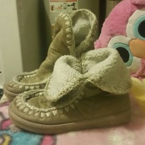 Fleece lined moccasin type booties