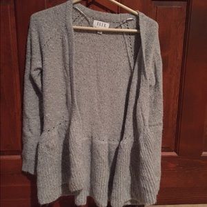 ⬇️ Long grey cardigan