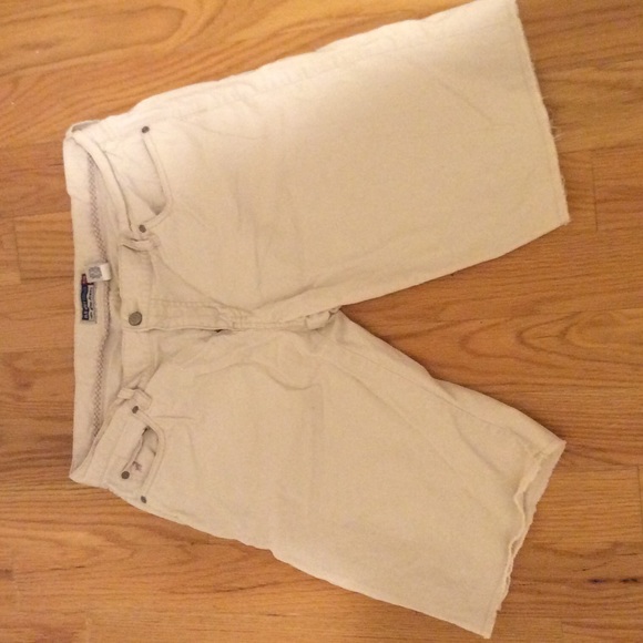 Off white/light beige shorts