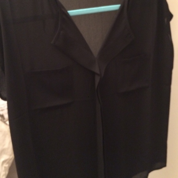 Top/blouse - Picture 2 of 3