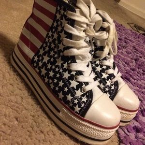 Hight top fourth of july platforms