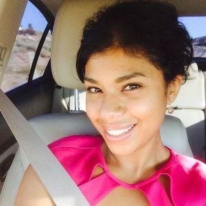 Meet your Posher, Yesenia