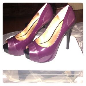Plum peep toe pump