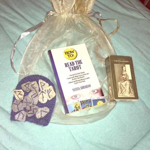 Beautiful Tarot Set,Book,&HandmadeRuins beachshell