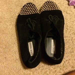 3year old Steve Madden with gold studs