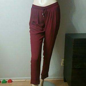 ❌SOLD❌NWOT BURGUNDY SKINNY PANTS