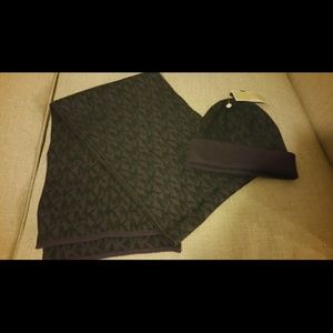 🍁Flash Sale-Michael Kors-Plum/dark grey hat/scarf